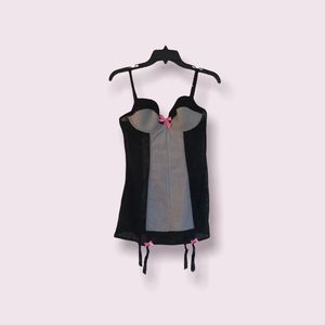 VICTORIA’S SECRET Camisole Lace Bows Garters Adjustable Straps Blk/White Size M